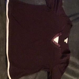 Cute layered look 3/4 sleeve top. Gently worn